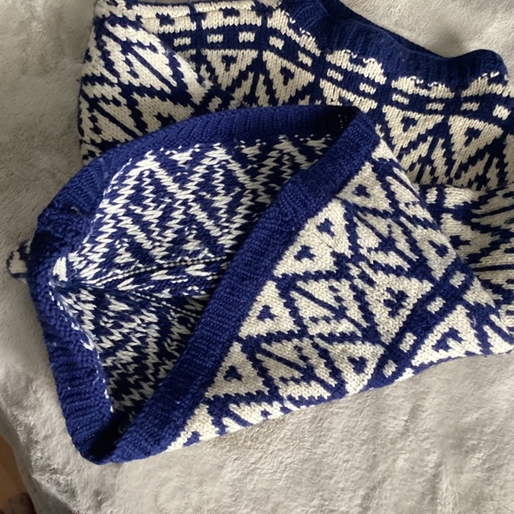 Handmade Women’s Wool Vintage Geometric Pattern Sweater - Picture 5 of 7